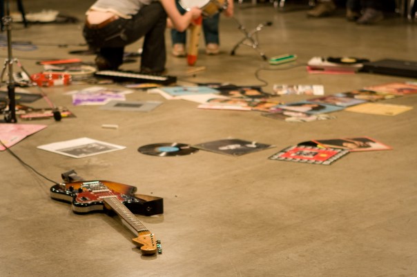 13.Guitar on Floor _DJ